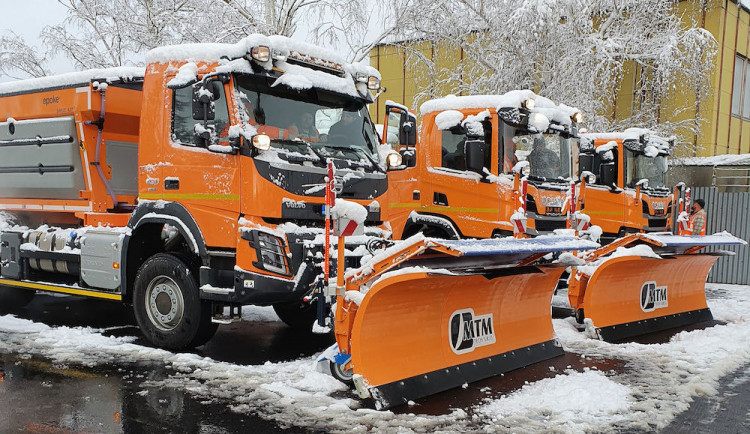 Silničáři v Karlovarském kraji obnovili techniku a nakoupili 20 tisíc tun soli