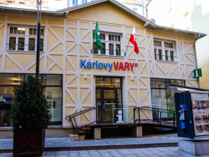 Karlovarské infocentrum v Lázeňské se nově přesune do Varšavské ulice