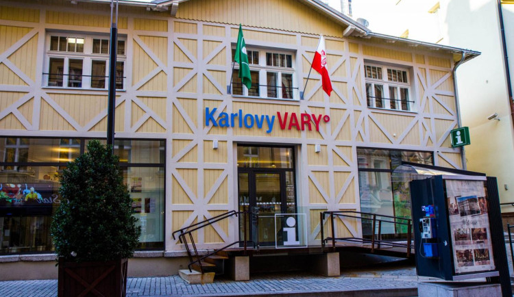 Karlovarské infocentrum v Lázeňské se nově přesune do Varšavské ulice