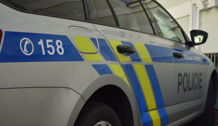 Zastupitelství podalo obžalobu na muže, který odpálil nálož v policejním autě