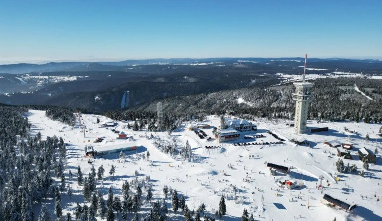 Skiareál Klínovec letos zdražovat skipasy nebude, novinky neplánuje