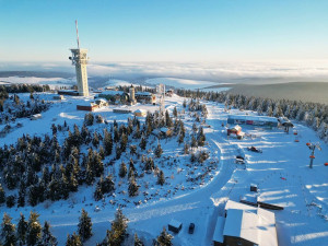 Ve skiareálu Klínovec se začne lyžovat v pátek 8. prosince