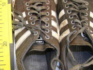 Toto oblečení měl na sobě neznámý mrtvý muž