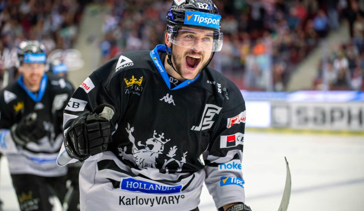 Hokejový útočník Procházka podepsal novou roční smlouvu v Karlových Varech