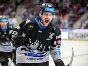 Hokejový útočník Procházka podepsal novou roční smlouvu v Karlových Varech