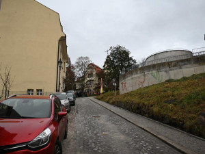 Oprava Vyšehradské v Karlových Varech skončila před termínem
