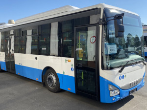 Nový systém autobusové dopravy v Karlovarském kraji se potýká s problémy