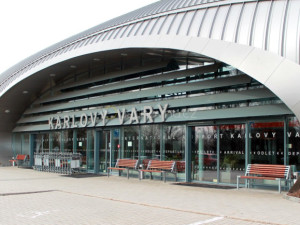 Karlovarské letiště očekává letos nižší ztrátu díky novým linkám