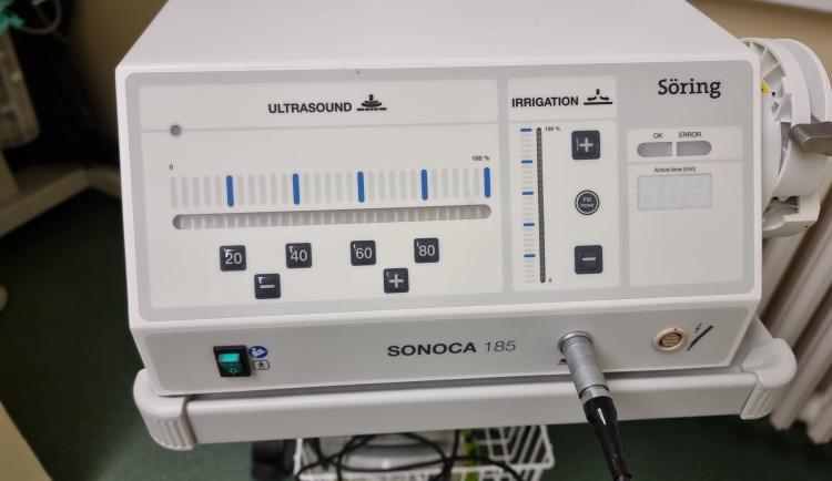 Nemocnice ve Varech pořídila přístroj, který urychlí hojení chronických ran