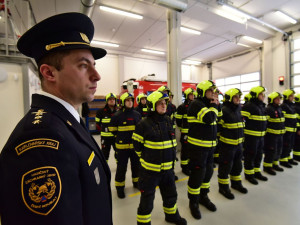 V Ostrově na Karlovarsku otevřeli novou stanici profesionálních hasičů