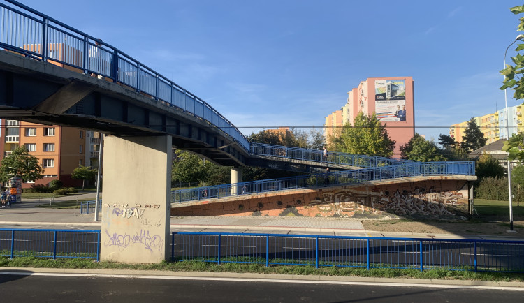 Město v létě opraví lávku na sídlišti Vltava. Pod ní zřídí dočasný přechod se semafory
