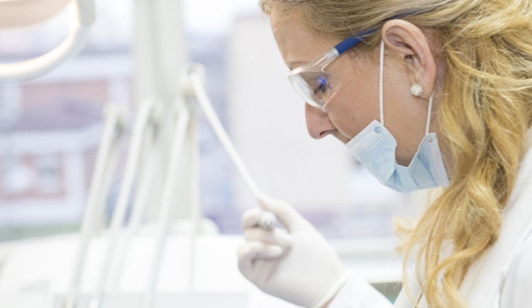 size4-doctor-563429_1280