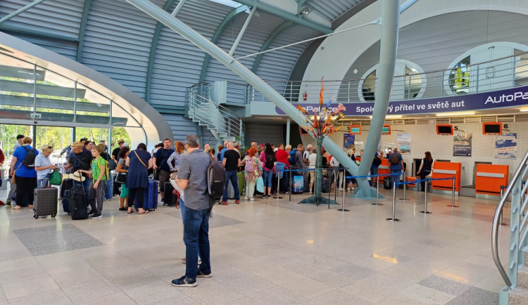 Karlovarské letiště odbavilo loni meziročně téměř dvojnásobný počet cestujících