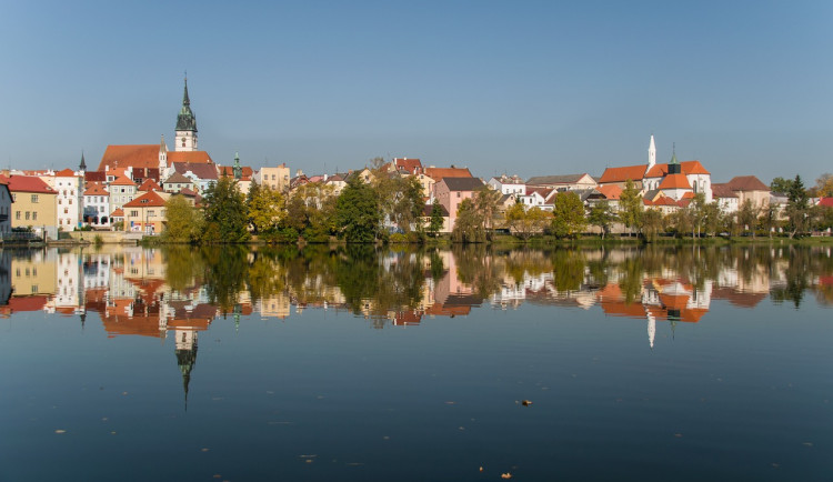 Radní řešili revitalizaci rybníku Vajgar. Cílem je snížit znečištění