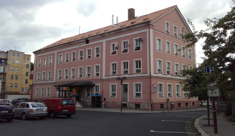 Aš chce koupit budovu hlavní pošty, poštovní služby tam zůstanou zachované.