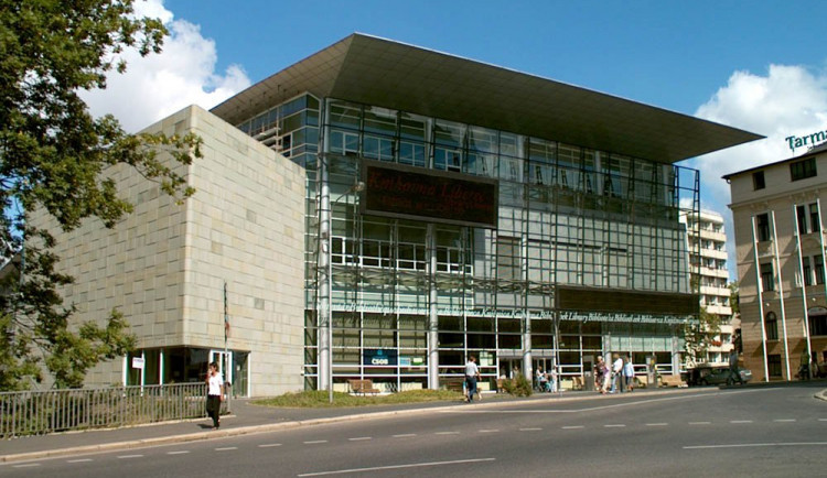 Knihovna pomáhá Ukrajincům s adaptací. Organizuje kurzy češtiny