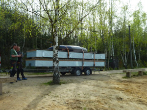 Uprostřed oblíbeného koupaliště je nový plovoucí ostrůvek