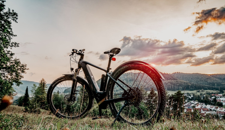 Půjčovny kol i lodí v Karlovarském kraji čekají letos dobrou sezonu