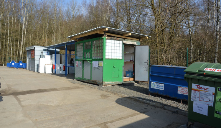 Město pořídí do sběrné dvora drtič, který zpracuje i dřevo, které zatím končí na skládce