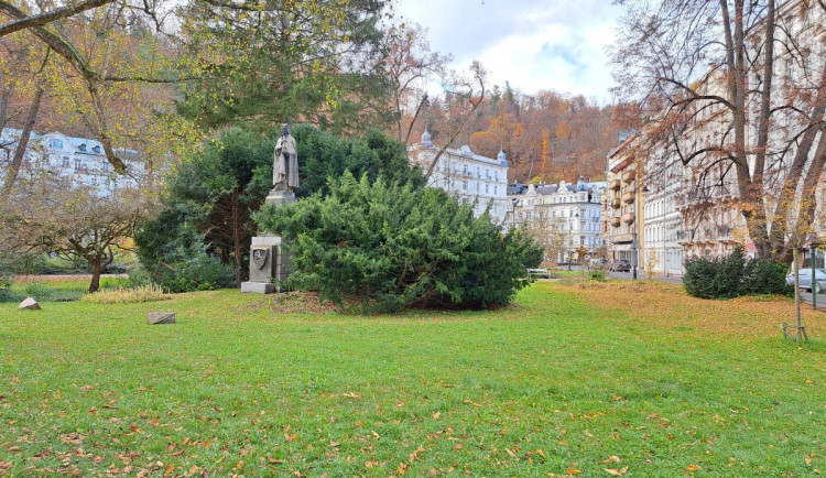 Karlovy Vary upraví Sady Karla IV. u Císařských lázní