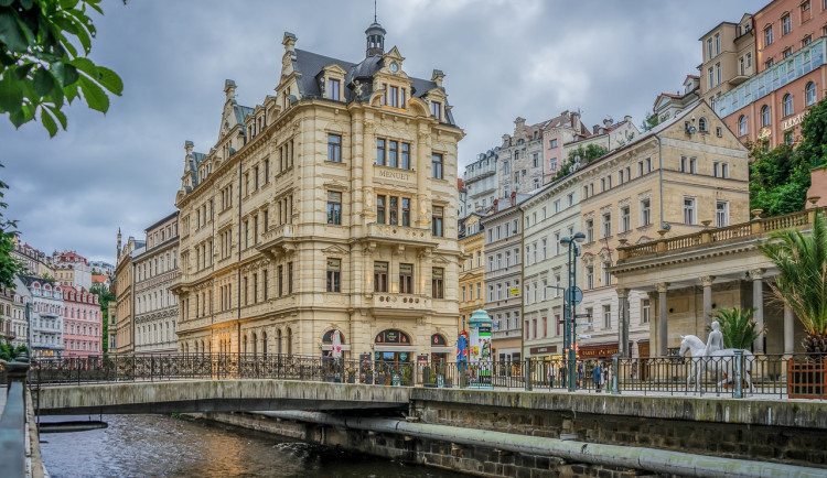 Karlovy Vary zahájily letošní lázeňskou sezonu, věří v další nárůst počtu hostů