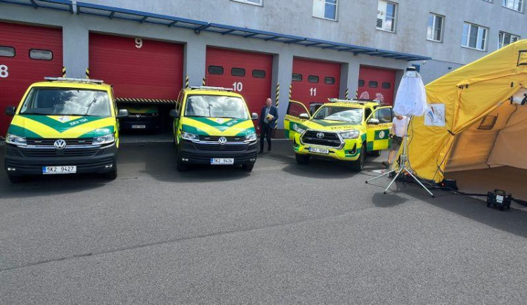 Nové vybavení pro krajskou záchranku za třináct milionů. Získala vozidla i stan