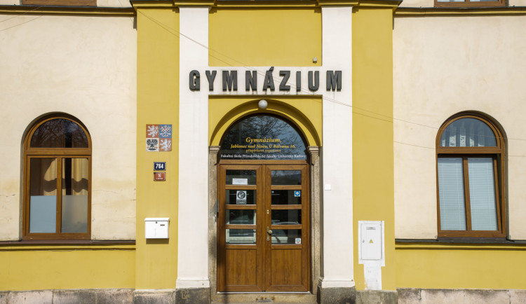 Ředitelům škol zřizovaných krajem končí funkční období. Jmenováni byli noví