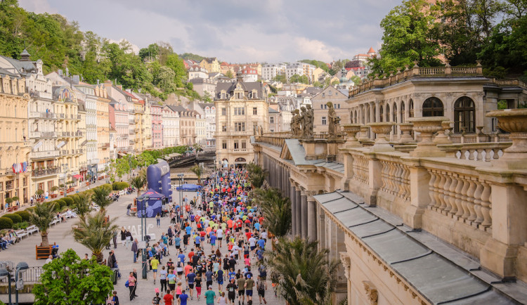 Karlovy Vary se v sobotu rozběhnou. RunCzech láká na půlmaraton i novou desítku