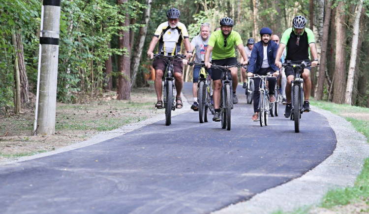 V Karlovarském kraji vyjedou o víkendu poprvé v sezoně cyklobusy na šest tras