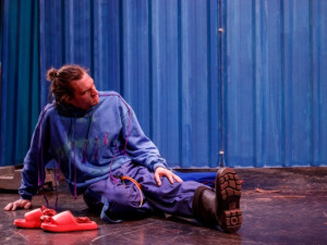 Divadelní hra Krajina se sklady vypráví o pohnutých osudech lidí ze západočeského pohraničí