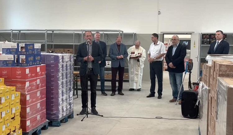 Potravinová banka otevřela v Karlovarském kraji nový centrální sklad