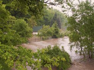 Přívalové lijáky zvedají hladiny řek. Organizátoři v Karlovarském kraji ruší kvůli počasí venkovní akce pro děti