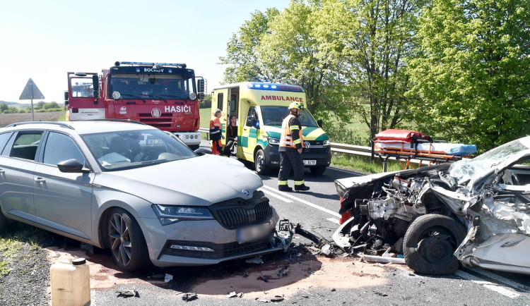 Při květnových nehodách na silnicích v Karlovarském kraji zemřeli čtyři lidé, loni dva