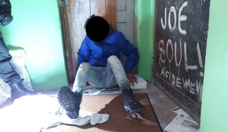 Chebští strážníci varují, zamykejte domy před bezdomovci