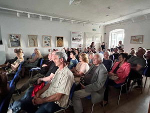 Na zámku v Bečově nad Teplou začala výstava osobních předmětů Adolfa Hitlera
