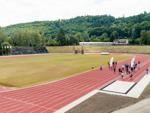 Karlovy Vary zrekonstruovaly atletický stadion v Tuhnicích za 46 milionů korun