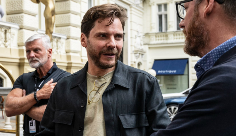 Daniel Brühl ve Varech