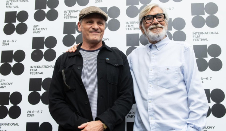 Diváci uvidí i western Až na konec světa. Snímek je autorským dílem Vigga Mortensena