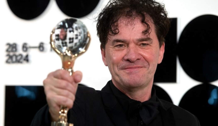 Křišťálový glóbus na festivalu v Karlových Varech získal dokument Náhlý záblesk hlubších věcí