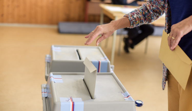Kandidátku do krajských voleb podalo v Karlovarském kraji zatím jedno uskupení