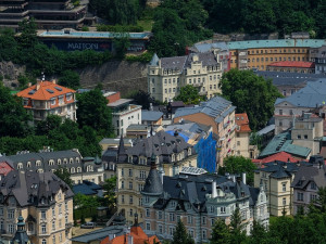 Karlovy Vary umístí výsuvné sloupky do Vřídelní ulice, omezí dopravu v lázeňské zóně