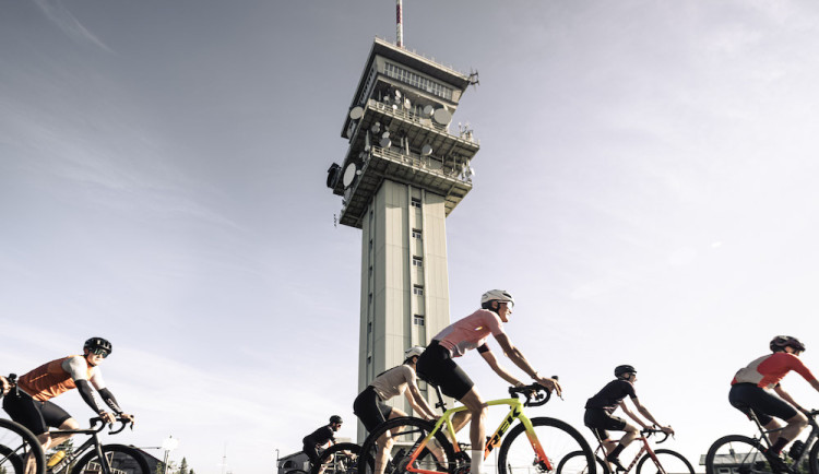 Klínovec jako cíl pro stovky cyklistů. Seriál Road Classics pokračuje v Krušných horách