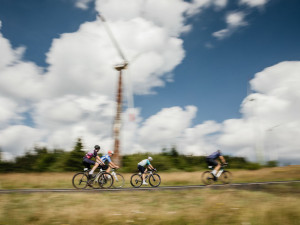 Krušné hory žily cyklistikou. Stovky cyklistů dobyly s Road Classics Klínovec