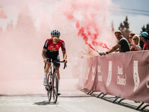 Krušné hory žily cyklistikou. Stovky cyklistů dobyly s Road Classics Klínovec