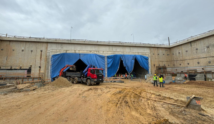 Splašky do nádrže měly na D3 vypouštět bez povolení, uvedl ČEVAK