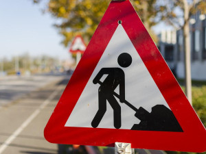 Silničáři pracují na opravě 6 km dlouhého úseku silnice I/20 na trase hlavního tahu Karlovy Vary - Plzeň