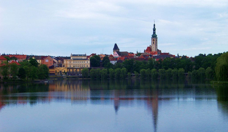 V Jordánu v Táboře plavalo tělo. Případ řeší policie