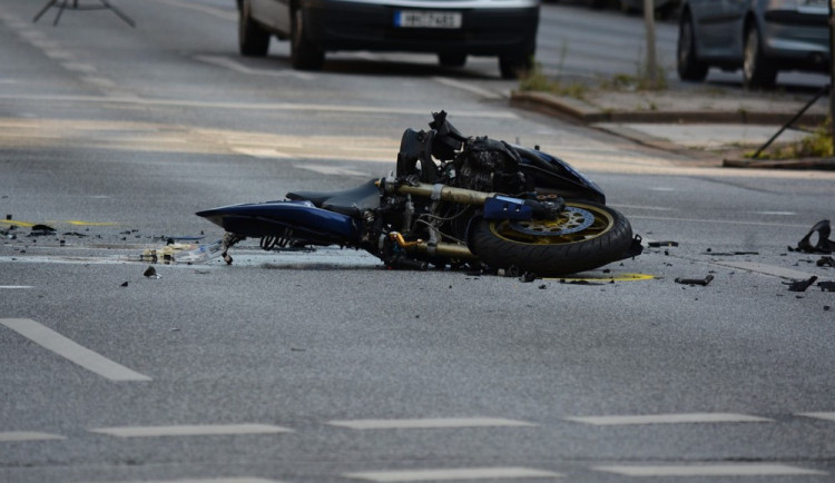 U Třebechovic pod Orebem vyhasl večer život mladého motorkáře