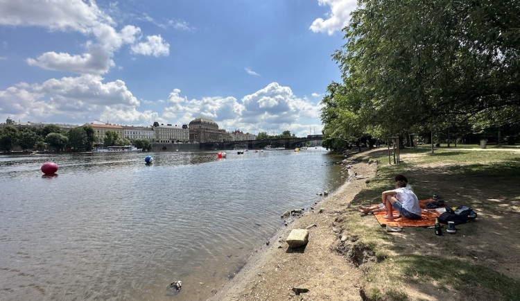 Praha se jen tak nezchladí, čeká nás jedna z nejdelších vln veder