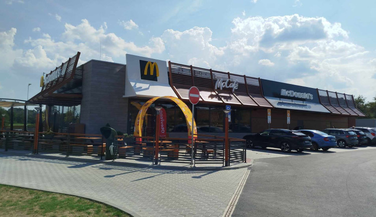 Další fast food v Jihlavě. U Aventinu ve čtvrtek otevřel McDonald’s, v krajském městě už třetí